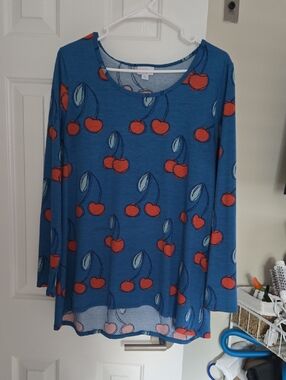 LuLaRoe Print Top with Cherries! XL